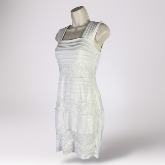 En Focus Dresses & Skirts - En Focus Studio White Sleeveless‎ Lace Panel Sheath Dress Size 4 Bridal Cocktail